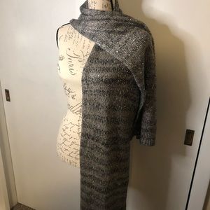 NWOT gray knit Banana Republic scarf